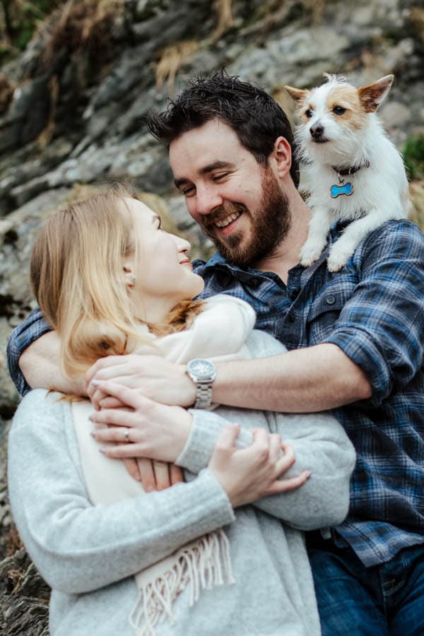 engagement photoshoot with a dog pose ideas