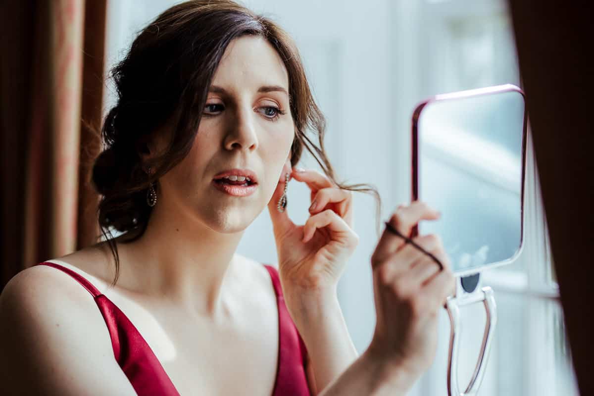 bride getting ready at kinnitty castle