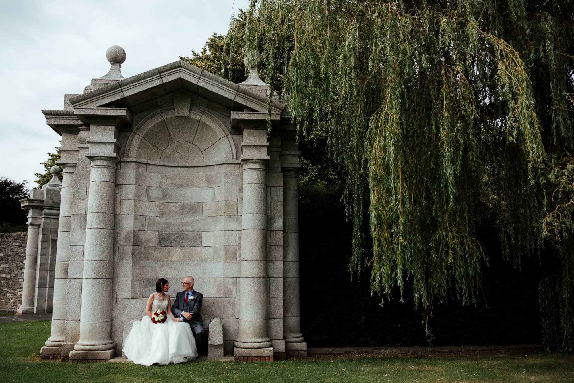 irish war memorial gardens wedding photo