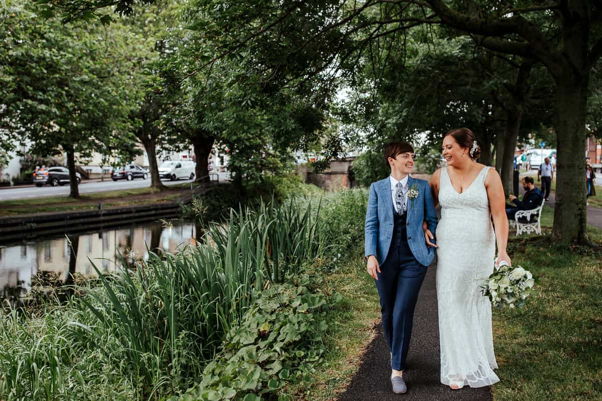 wedding couple photos dublin canal