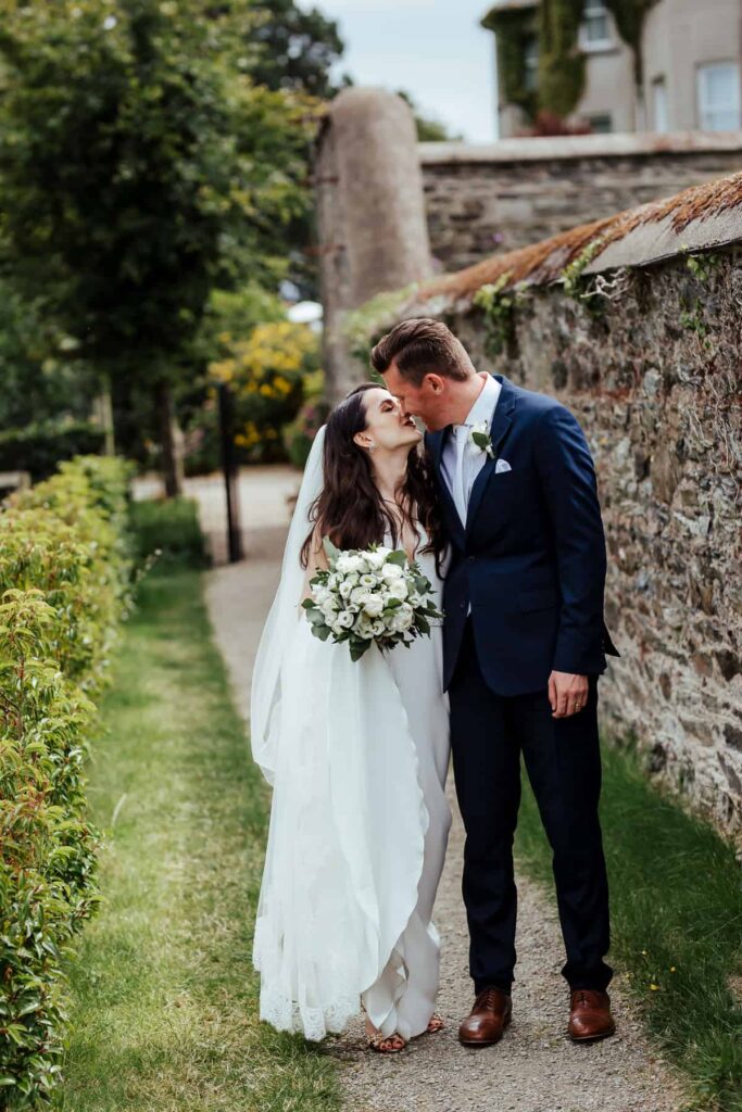 tinakilly house wedding photo of bride and groom
