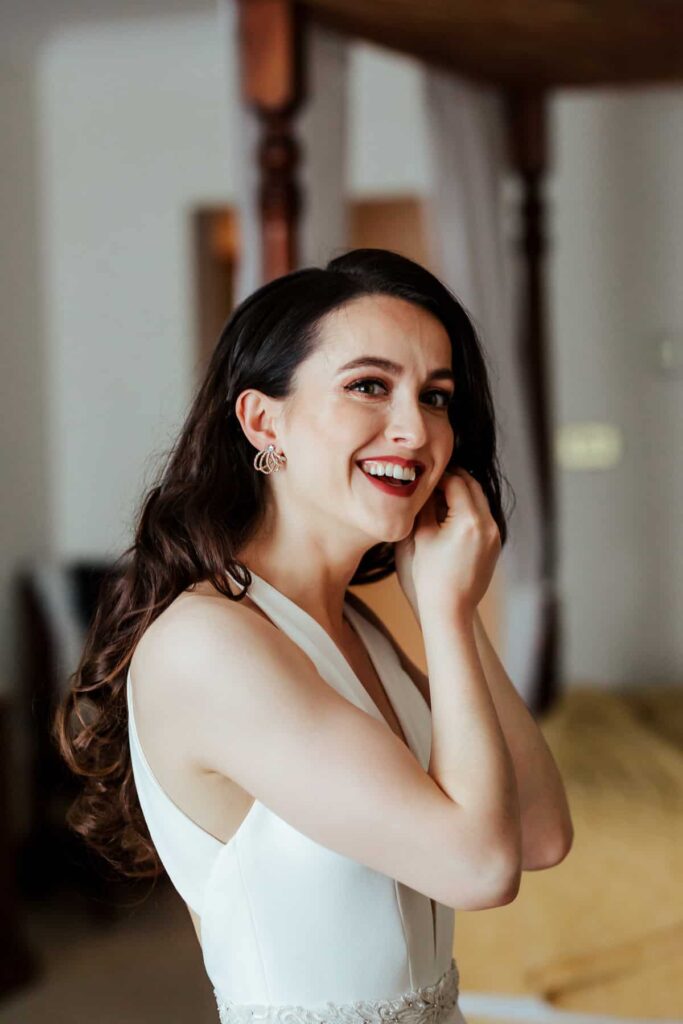 bride getting ready at tinakilly house