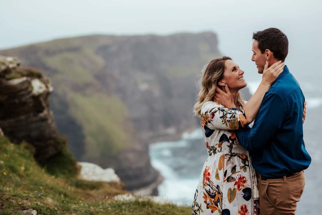 couple photoshoot at cliffs of moher