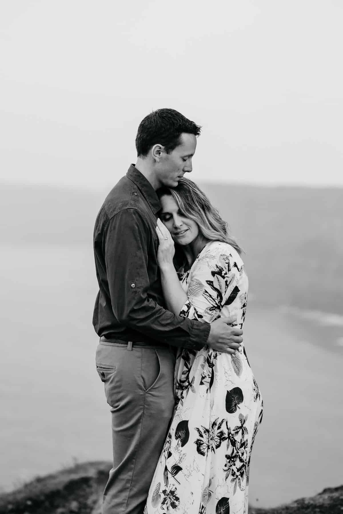 couple photoshoot at cliffs of moher