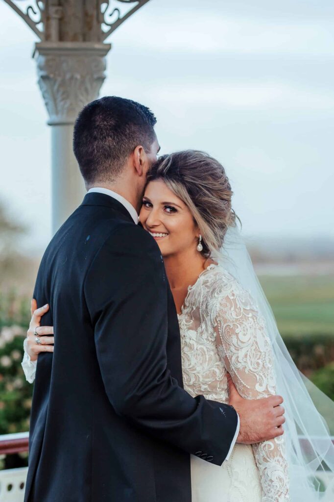 wedding upstyle for winter wedding