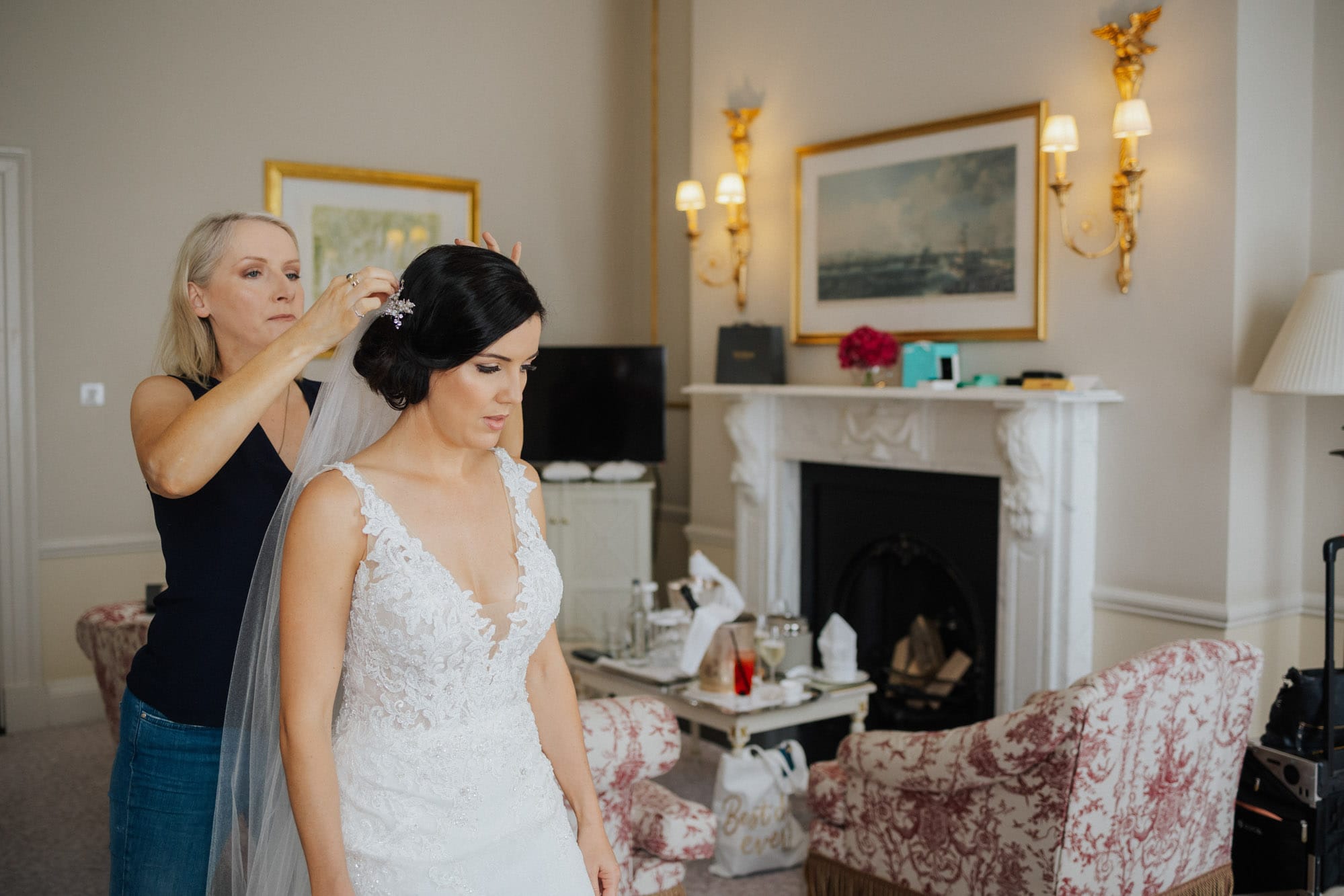 bride getting ready at the merrion hotel