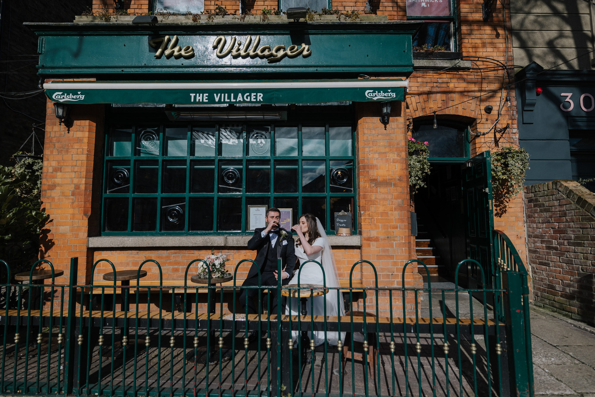 wedding couple in chapelizod the villager pub anglers rest wedding